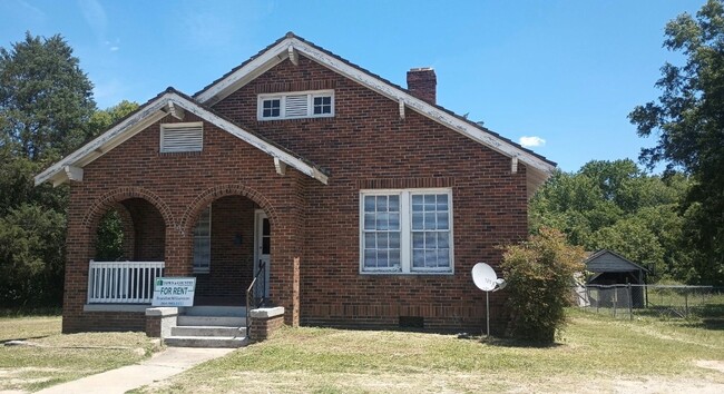 property at 1915 Main St S