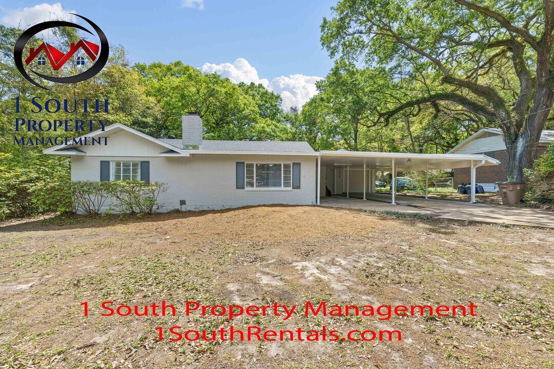 3875 Hawthorne Dr in Mobile, AL - Building Photo