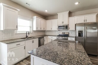 1051 Pebble Pass in Centerton, AR - Building Photo - Building Photo