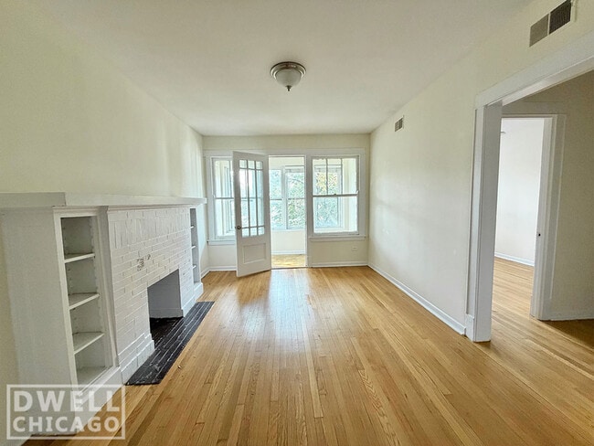 3445 W Schubert Ave, Unit 01 in Chicago, IL - Building Photo - Building Photo