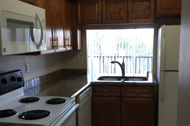 9431 SW 4th St, Unit 304