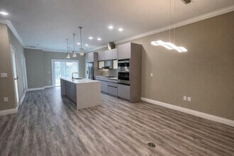 2033 Greenbriar Ter in Davenport, FL - Foto de edificio - Building Photo