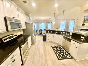 1315 Coyote Path in San Antonio, TX - Building Photo - Building Photo
