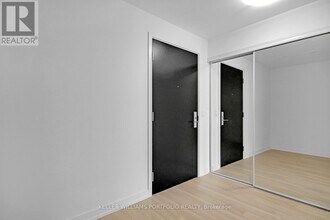 158 Front St E in Toronto, ON - Building Photo - Building Photo