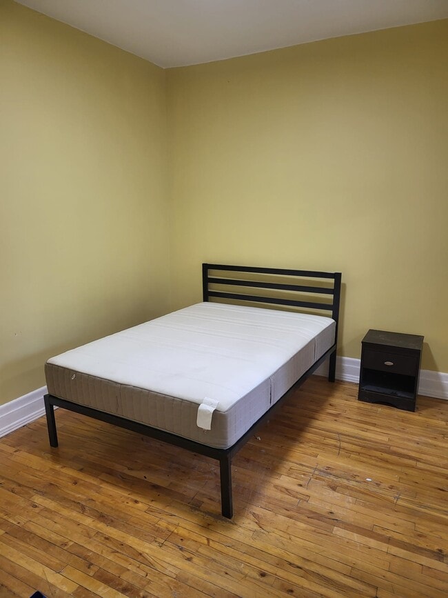 property at 1452 Jeanne-D'arc Av