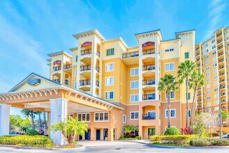 8113 Resort Village Dr in Orlando, FL - Building Photo - Building Photo