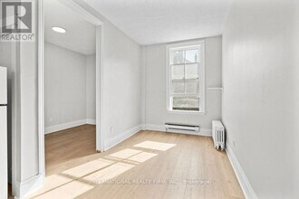 67 Ontario Ave in Hamilton, ON - Building Photo - Building Photo