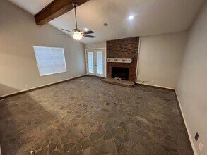 6133 37th St in Lubbock, TX - Building Photo - Building Photo