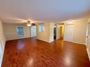 2909 Golden Oak Ct in Raleigh, NC - Foto de edificio - Building Photo