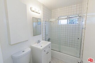 547 Brooks Ave in Los Angeles, CA - Building Photo - Building Photo