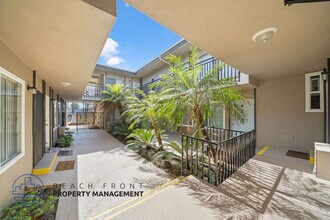 1105 N. Flower St. in Santa Ana, CA - Foto de edificio - Building Photo