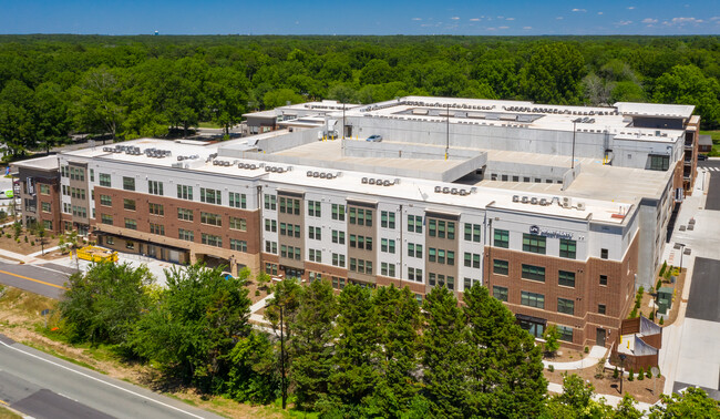 Link Apartments Linden in Chapel Hill, NC - Building Photo - Building Photo