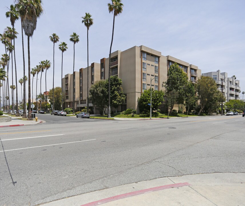 Park Gramercy in Los Angeles, CA - Building Photo