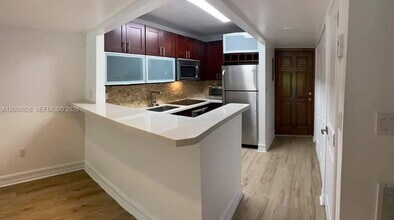 3225 Bird Ave in Miami, FL - Building Photo - Building Photo