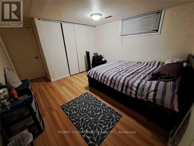 19 Sepia Dr in Toronto, ON - Building Photo - Building Photo