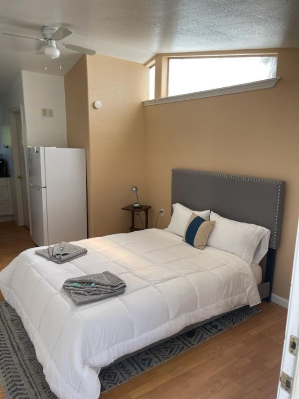 3345 Lakeshore Blvd in Lakeport, CA - Foto de edificio - Building Photo