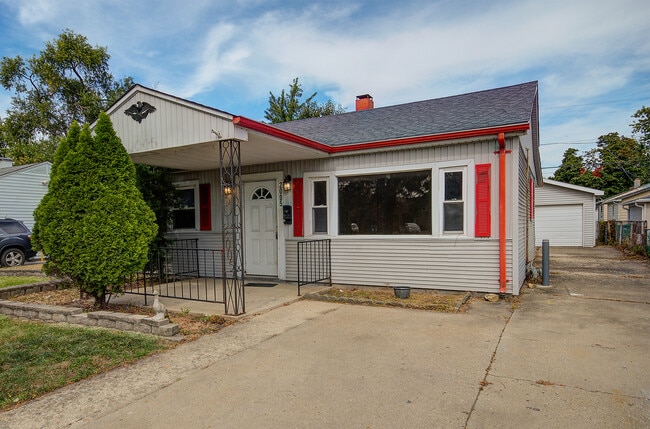2005 McDonough St