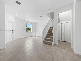 1526 SE 27th Rd in Homestead, FL - Building Photo