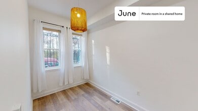 Private bedroom in 5 bed/3.5 bath Home in Washington, DC - Building Photo - Building Photo