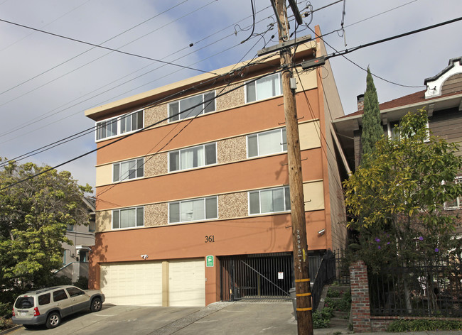 361 Palm Ave in Oakland, CA - Foto de edificio - Building Photo