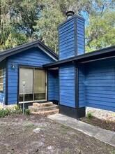 102 Cody Dr in Satsuma, FL - Building Photo - Building Photo