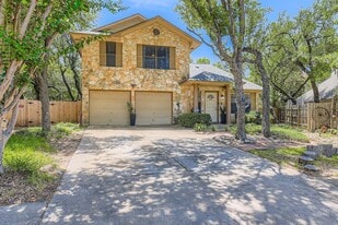7301 Saralee Trail in Austin, TX - Building Photo