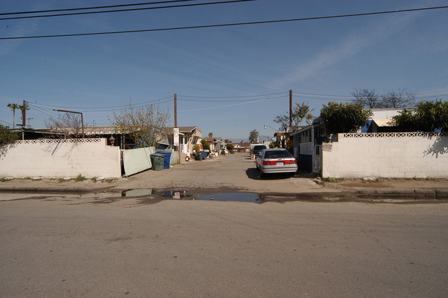 Sunshine Manor Mobilehome Park in Oxnard, CA - Building Photo - Building Photo