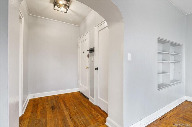 212 Larchmont Acres in Larchmont, NY - Building Photo - Building Photo