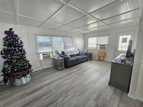 321 4th St W in Palmetto, FL - Building Photo - Building Photo