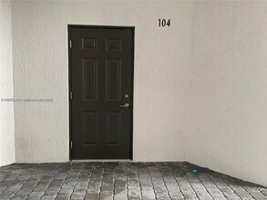 15520 SW 136th St in Miami, FL - Building Photo - Building Photo