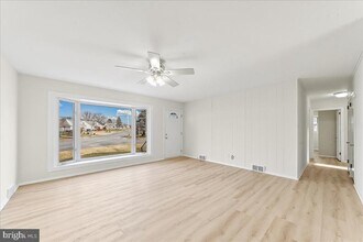 201 Trimble Blvd in Brookhaven, PA - Building Photo - Building Photo