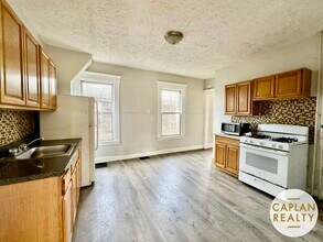 10 Salem St, Unit 1 in New Haven, CT - Building Photo - Building Photo