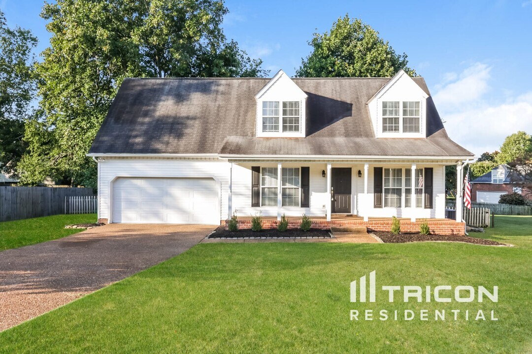2933 Mercer Ln in Thompson's Station, TN - Foto de edificio