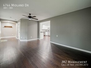 4744 Midland Dr in Pinckney, MI - Building Photo - Building Photo