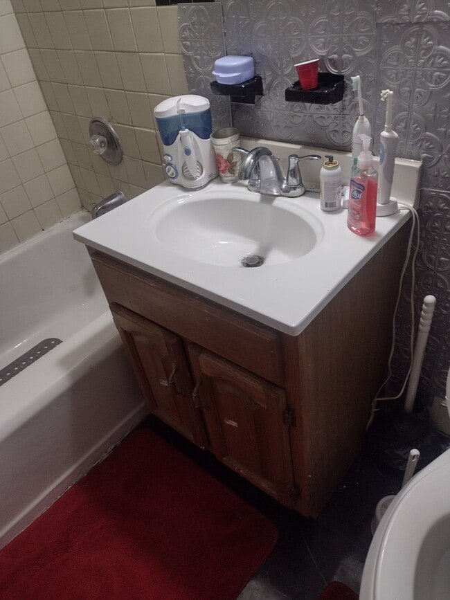 22 Bedford Terrace in Irvington, NJ - Building Photo - Building Photo