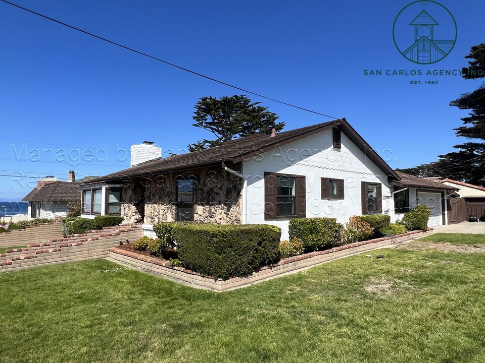 29 Coral St in Pacific Grove, CA - Building Photo