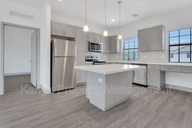 600 NE 14th Ct in Fort Lauderdale, FL - Foto de edificio - Building Photo