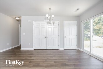 24 Rocks Edge Ln in Smithfield, NC - Foto de edificio - Building Photo