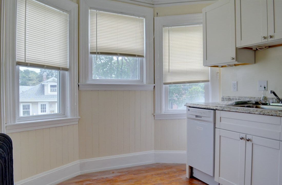 11 French St in Quincy, MA - Building Photo