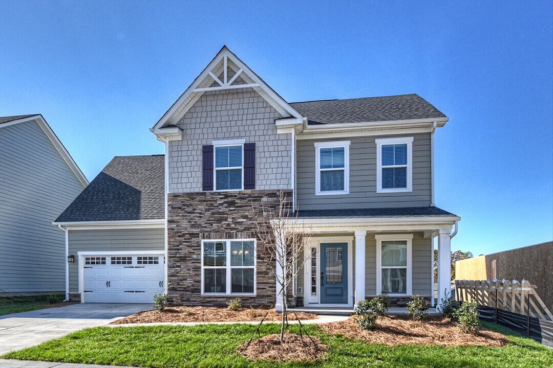 12620 ES Draper Dr in Huntersville, NC - Building Photo