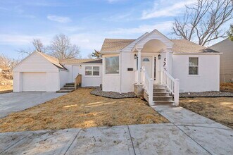 5005 N Elmwood Ave in Kansas City, MO - Building Photo - Building Photo