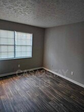 341 Redmar Blvd in Radcliff, KY - Building Photo - Building Photo