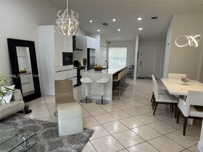 2002 Andromeda Ln in Weston, FL - Building Photo - Building Photo