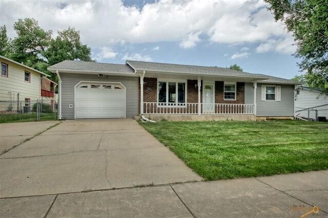 110 Anaconda Rd in Rapid City, SD - Building Photo
