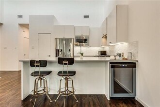 2222 N Prairie Ave in Dallas, TX - Building Photo - Building Photo