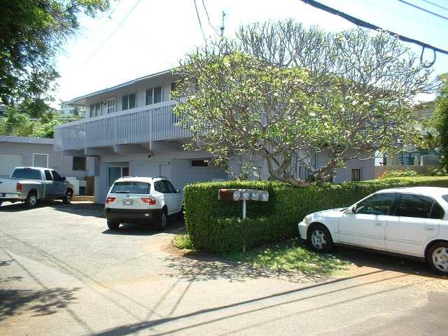 3760 Salt Lake Blvd in Honolulu, HI - Building Photo - Building Photo