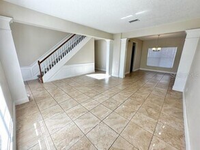 955 W Charing Cross Cir in Lake Mary, FL - Foto de edificio - Building Photo