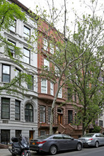 37 W 74th St in New York, NY - Building Photo - Building Photo