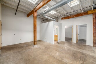 Eagle Mill Lofts in Richmond, VA - Foto de edificio - Interior Photo