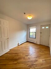 409 1st St in Hoboken, NJ - Foto de edificio - Building Photo